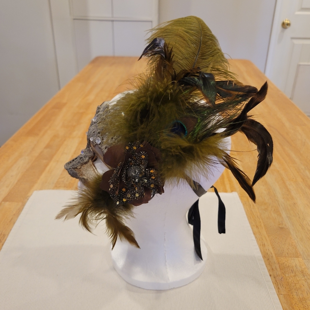 🟤EUC~ MARDI GRAS MASK - Picture 3 of 10